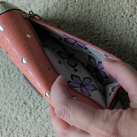 Pink Guess Wallet - Picture 5 of 5